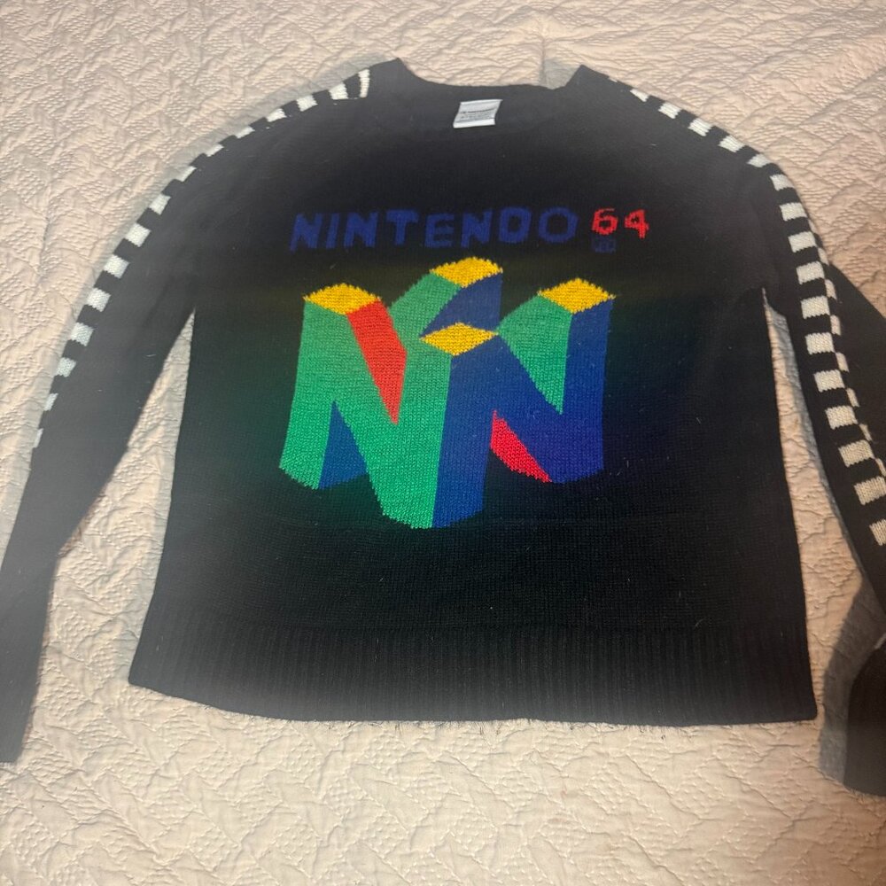 Forever 21 Nintendo Sweatshirt, S, Multi color,